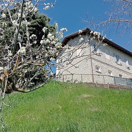 Casale Monte Valestra Bed & Breakfast Bebbio Exterior photo